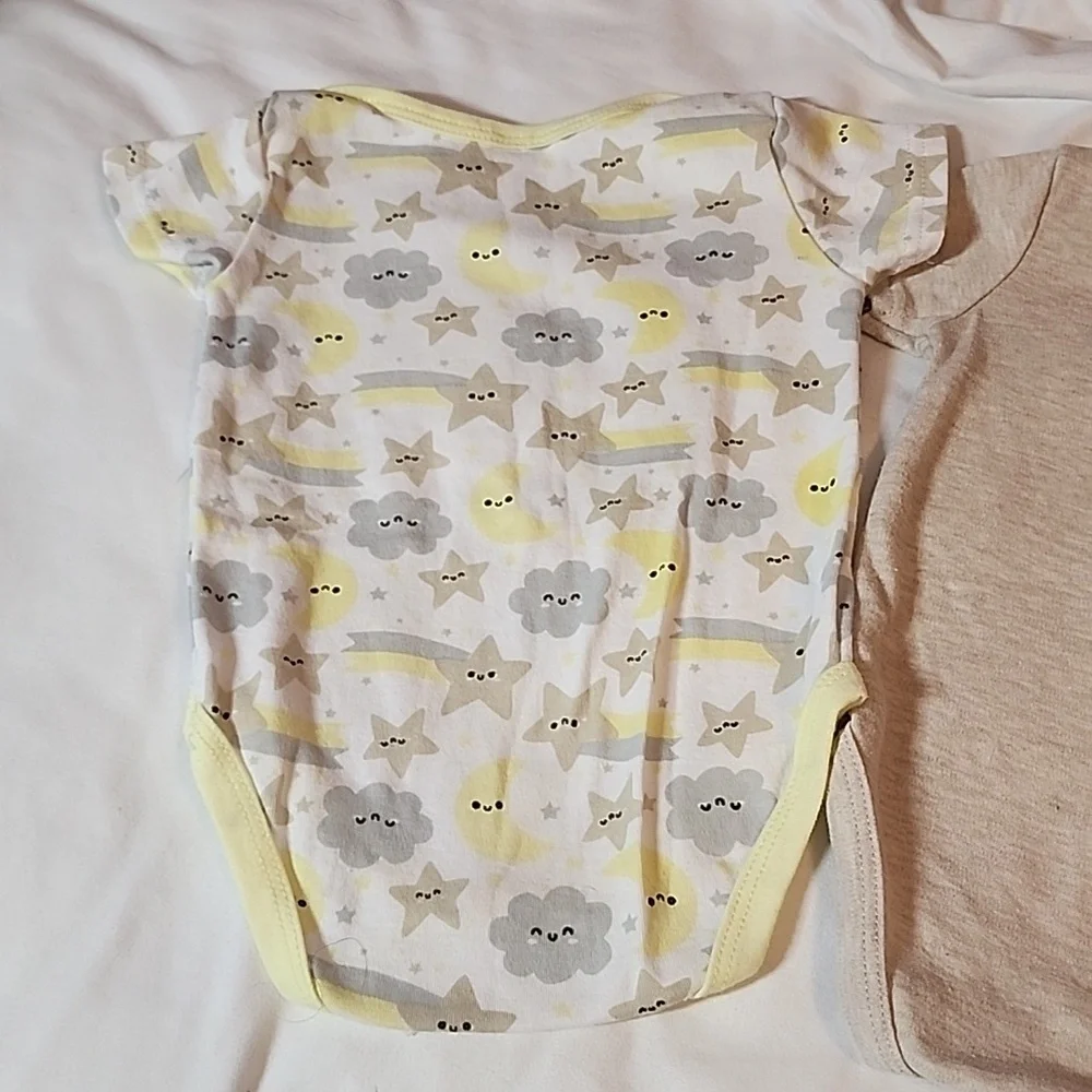 LITTLE BEGINNINGS STAR ONESIES SZ 6-9 MONTH